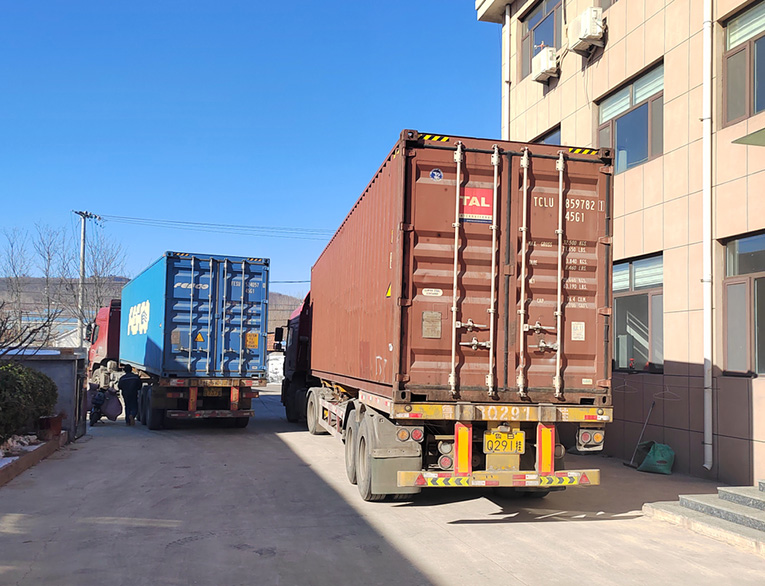 The large natural gas heating annealing furnace was completed